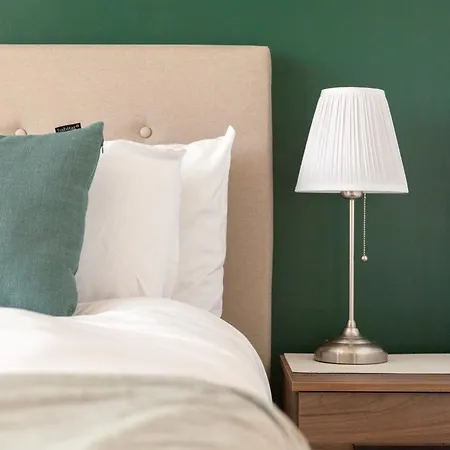 Διαμέρισμα 3 Bed Flats Near Station & Centre - Sleeps 6 *