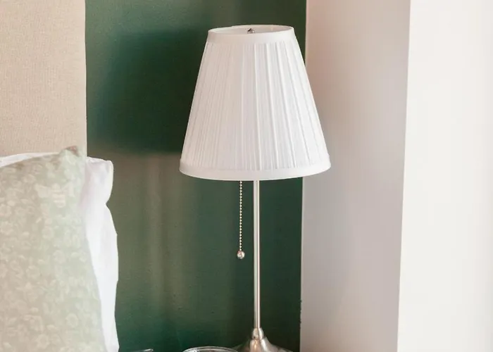 3 Bed Flats Near Station & Centre - Sleeps 6 * Лідс