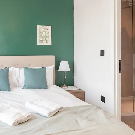 아파트 3 Bed Flats Near Station & Centre - Sleeps 6 *