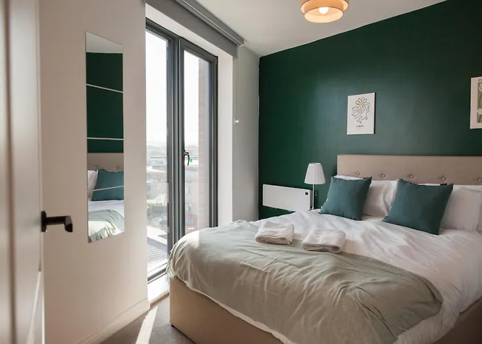 3 Bed Flats Near Station & Centre - Sleeps 6 Lägenhet *