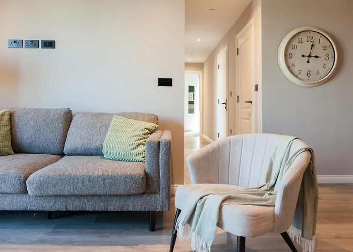 Apartment 3 Bed Flats Near Station & Centre - Sleeps 6 Leeds (West Yorkshire)