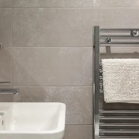 3 Bed Flats Near Station & Centre - Sleeps 6 公寓 利兹